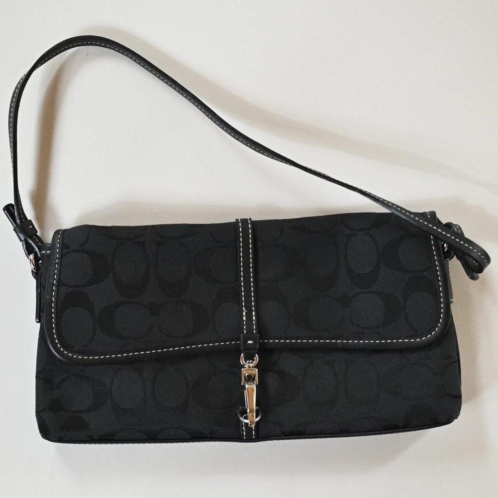 Authentic Vintage from early 00’s Coach Black Underarm classic purse